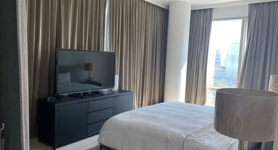 For rent 3 bedrooms condo in Pathum Wan, Bangkok