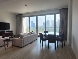 Condo en alquiler de 3 habitaciones en Pathum Wan, Bangkok