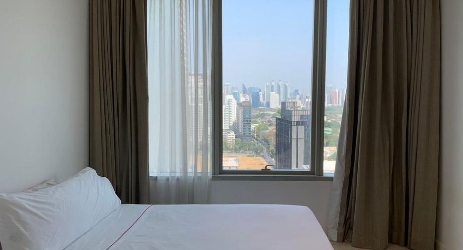 For rent 3 bedrooms condo in Pathum Wan, Bangkok