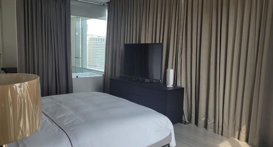 For rent 3 bedrooms condo in Pathum Wan, Bangkok