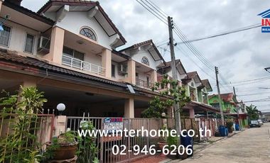 For sale 3 bedrooms townhouse in Mueang Pathum Thani, Pathum Thani