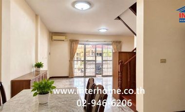 For sale 3 bedrooms townhouse in Mueang Pathum Thani, Pathum Thani