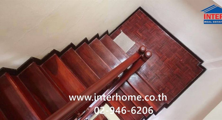 For sale 3 bedrooms townhouse in Mueang Pathum Thani, Pathum Thani