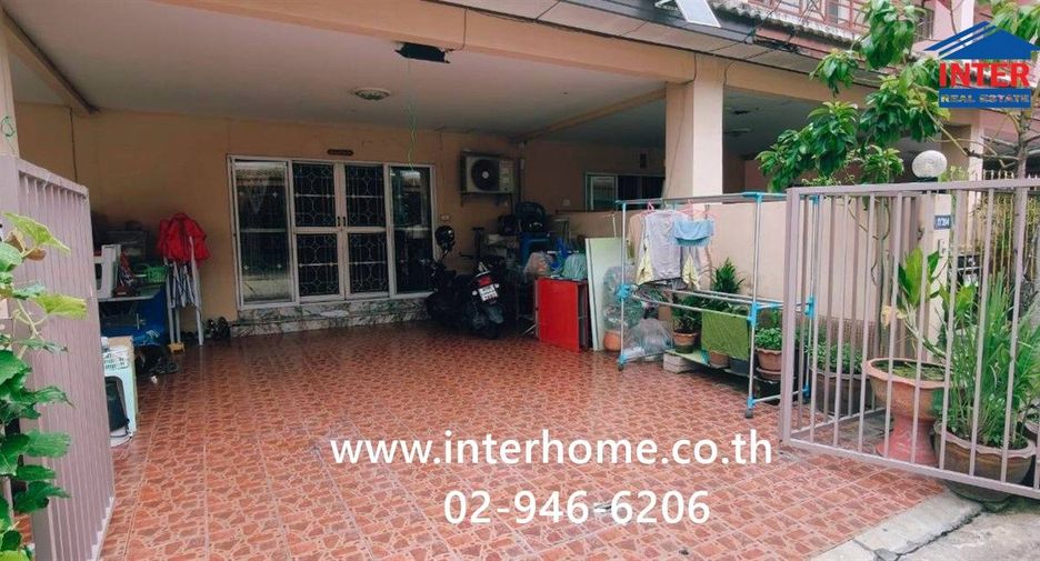 For sale 3 bedrooms townhouse in Mueang Pathum Thani, Pathum Thani
