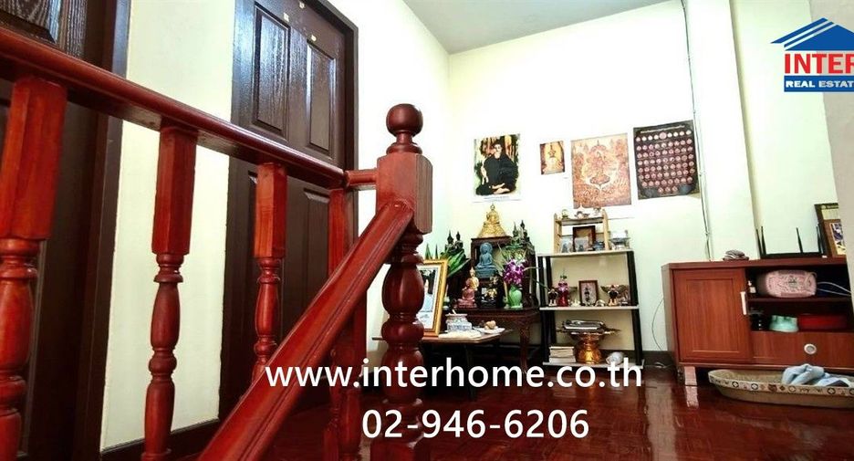 For sale 3 bedrooms townhouse in Mueang Pathum Thani, Pathum Thani