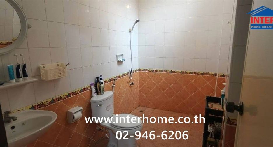 For sale 3 bedrooms townhouse in Mueang Pathum Thani, Pathum Thani