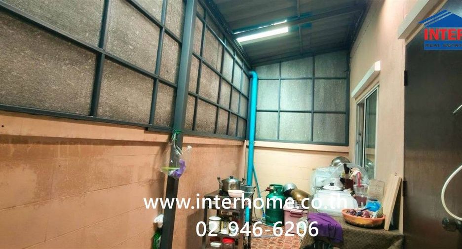 For sale 3 bedrooms townhouse in Mueang Pathum Thani, Pathum Thani