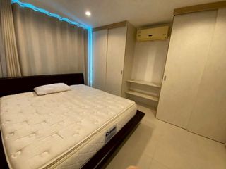 À louer 2 chambres condo à Watthana, Bangkok
