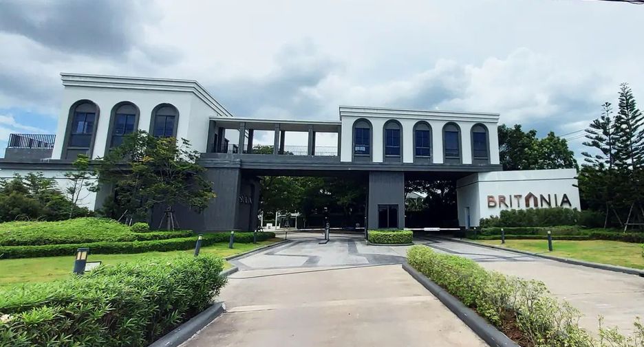 出售 4 卧室 独立屋 在 Nikhom Phatthana, Rayong