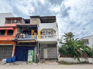 For sale 3 ベッドルーム retail Space in Watthana, Bangkok