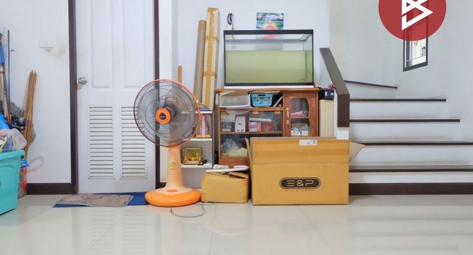 出售 4 卧室 联排别墅 在 Mueang Chon Buri, Chon Buri
