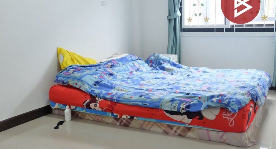 出售 4 卧室 联排别墅 在 Mueang Chon Buri, Chon Buri