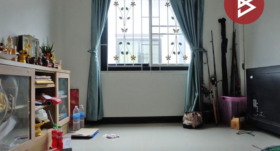 出售 4 卧室 联排别墅 在 Mueang Chon Buri, Chon Buri