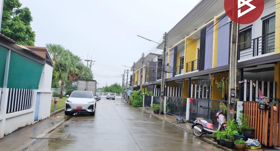 出售 4 卧室 联排别墅 在 Mueang Chon Buri, Chon Buri