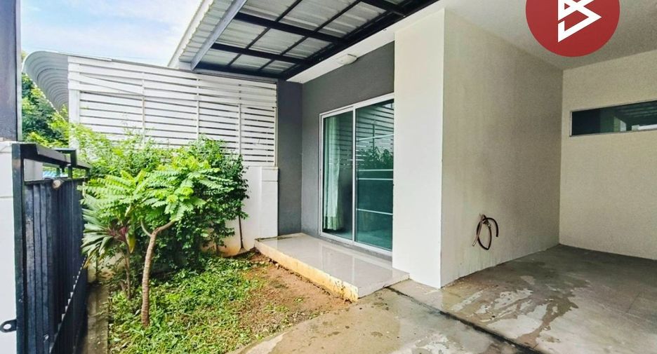 For sale 3 bedrooms townhouse in Si Racha, Chonburi