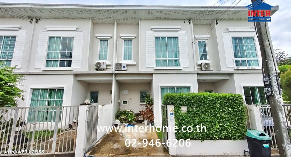 出售 4 卧室 联排别墅 在 Mueang Pathum Thani, Pathum Thani