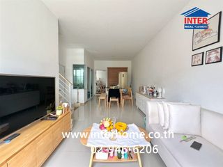 出售 4 卧室 联排别墅 在 Mueang Pathum Thani, Pathum Thani