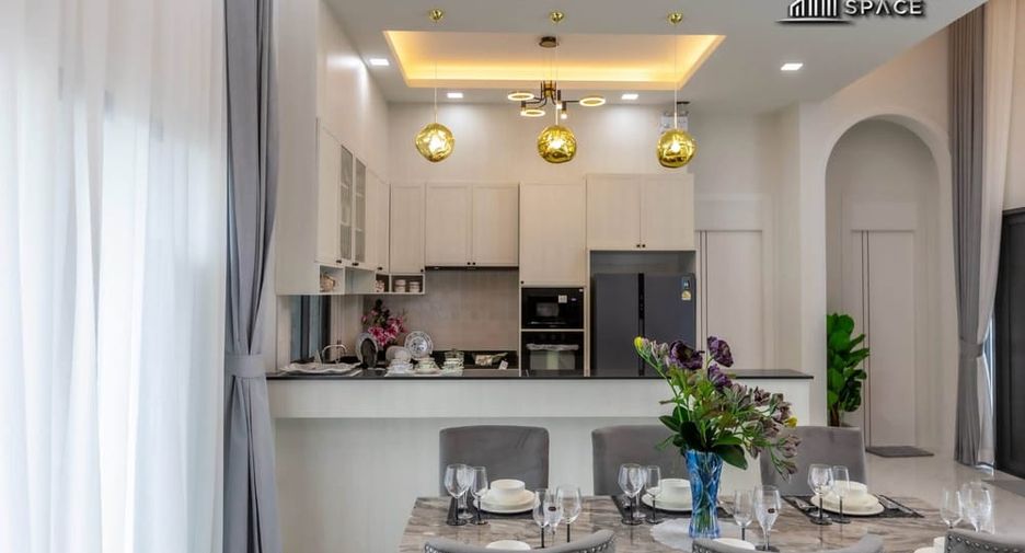 For sale 4 bedrooms villa in Bang Lamung, Chonburi