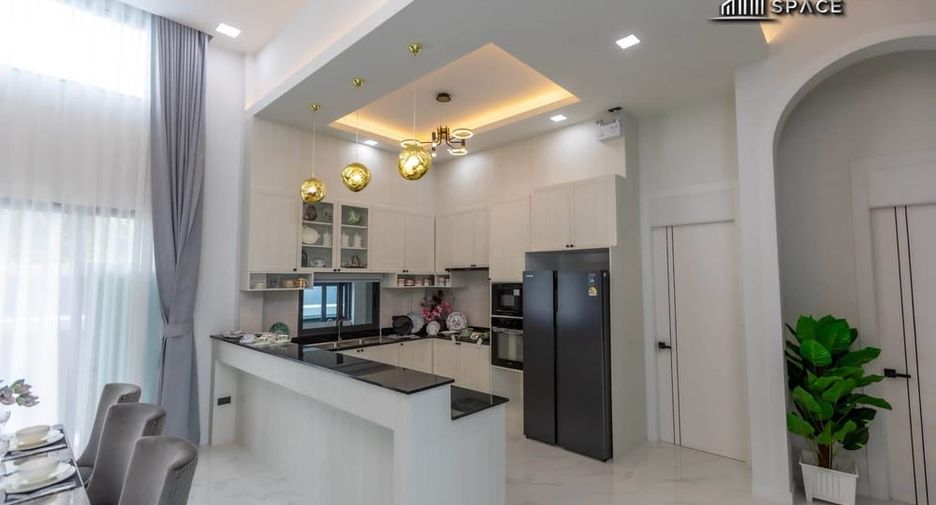 For sale 4 bedrooms villa in Bang Lamung, Chonburi