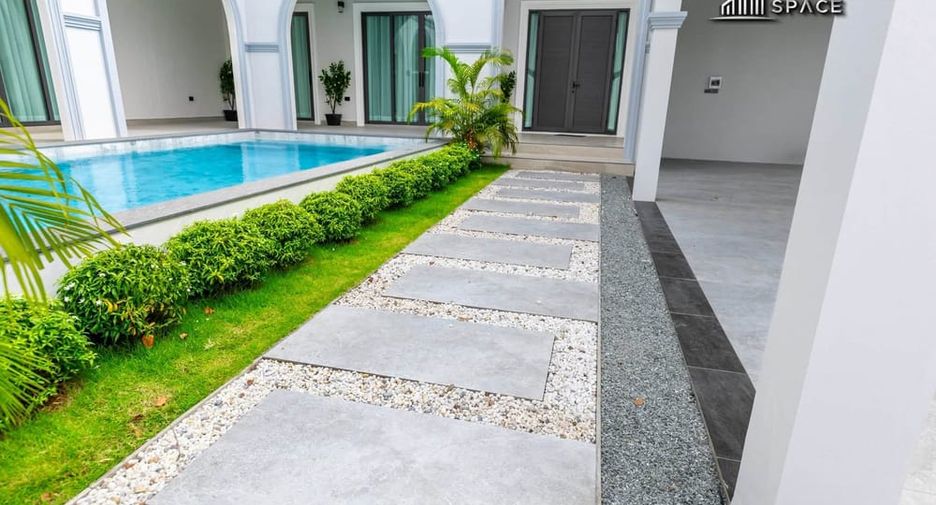 For sale 4 bedrooms villa in Bang Lamung, Chonburi