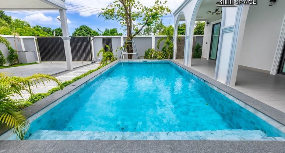 For sale 4 bedrooms villa in Bang Lamung, Chonburi