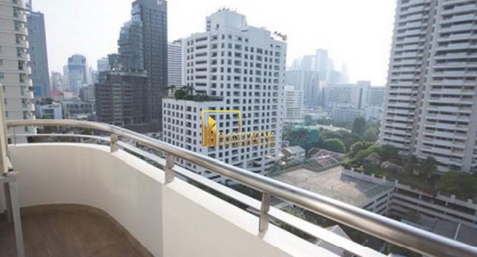 For rent 3 bedrooms condo in Watthana, Bangkok