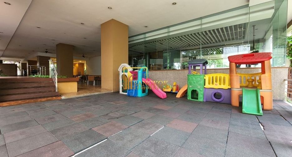 For rent 3 bedrooms condo in Watthana, Bangkok