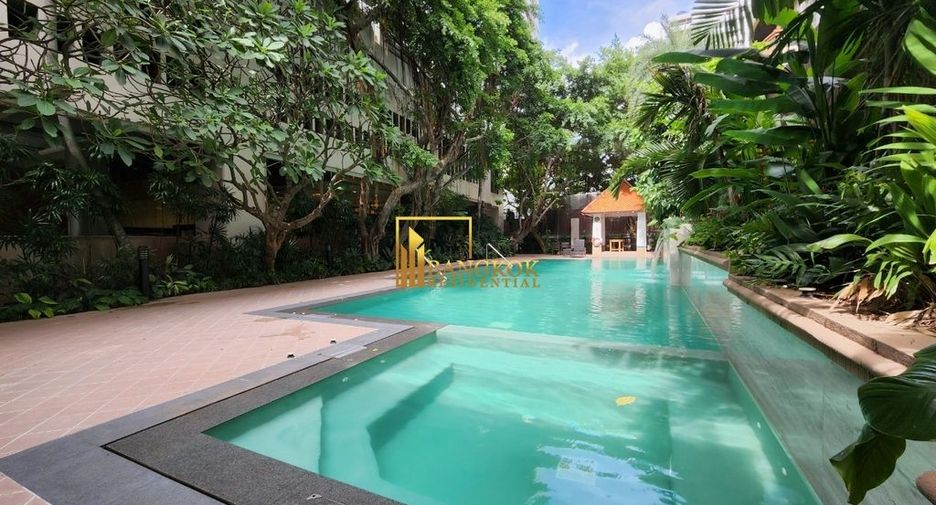 For rent 3 bedrooms condo in Watthana, Bangkok