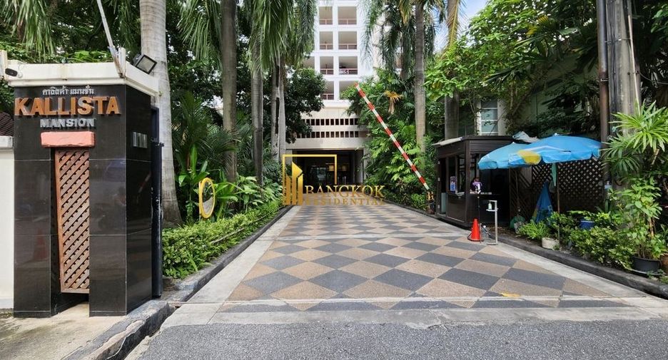 For rent 3 bedrooms condo in Watthana, Bangkok
