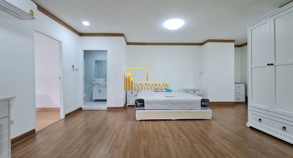 For rent 2 bedrooms apartment in Watthana, Bangkok