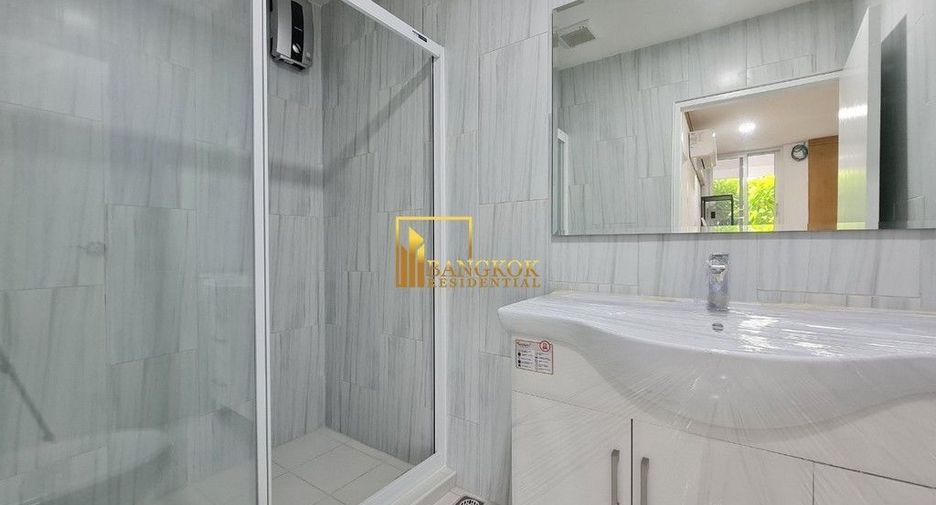 For rent 2 bedrooms apartment in Watthana, Bangkok