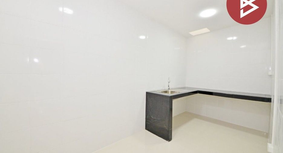 For sale 4 bedrooms townhouse in Bang Phli, Samut Prakan