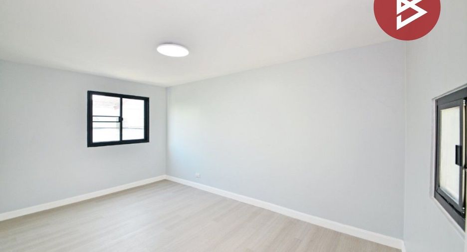 For sale 4 bedrooms townhouse in Bang Phli, Samut Prakan
