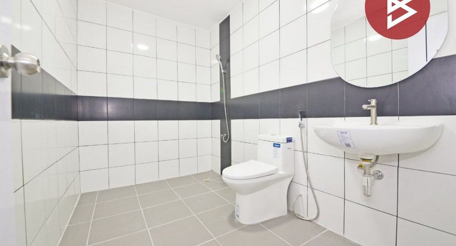 For sale 4 bedrooms townhouse in Bang Phli, Samut Prakan