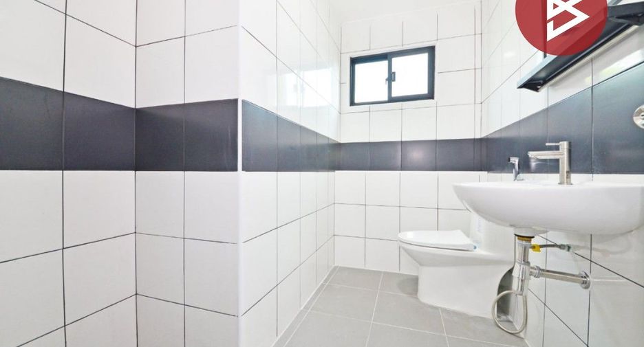 For sale 4 bedrooms townhouse in Bang Phli, Samut Prakan
