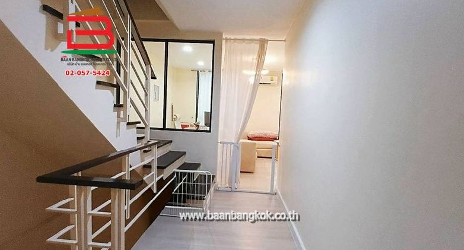 Reihenhaus zum Kauf mit 3 Zimmer in Lat Phrao, Bangkok