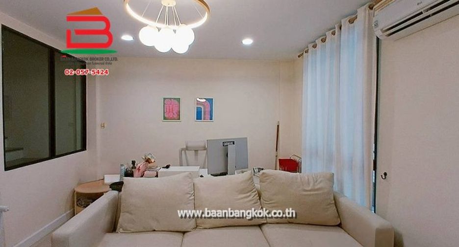 Reihenhaus zum Kauf mit 3 Zimmer in Lat Phrao, Bangkok