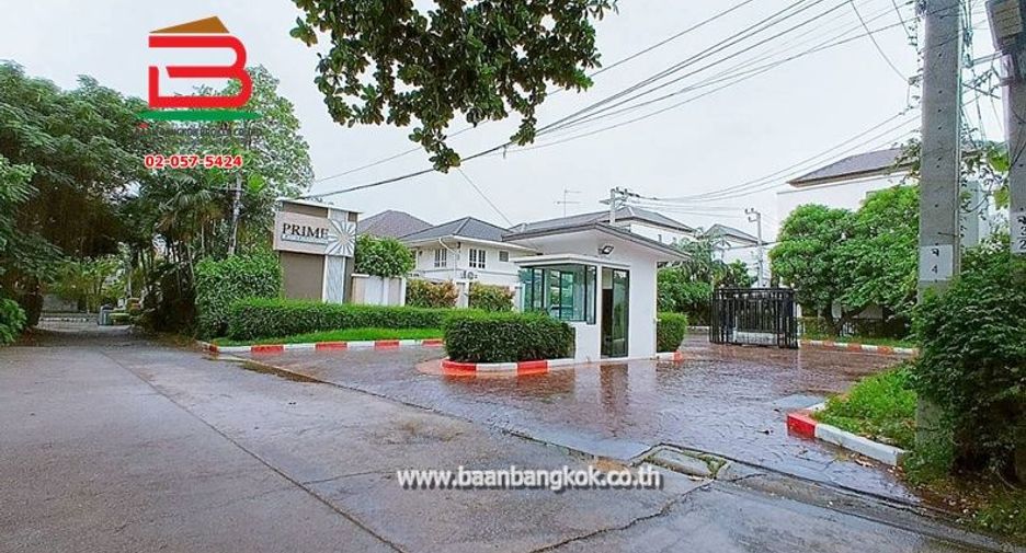 Reihenhaus zum Kauf mit 3 Zimmer in Lat Phrao, Bangkok