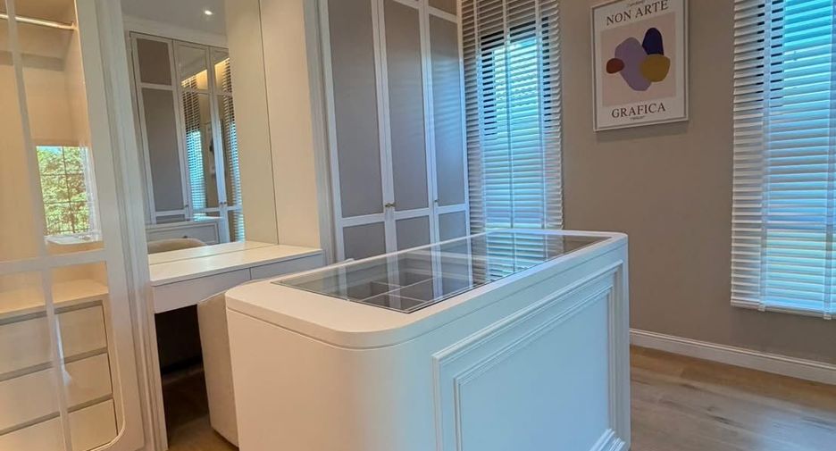 For rent 4 ベッドルーム house in Saphan Sung, Bangkok