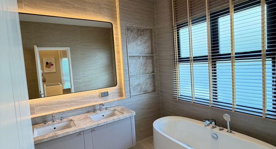 For rent 4 ベッドルーム house in Saphan Sung, Bangkok