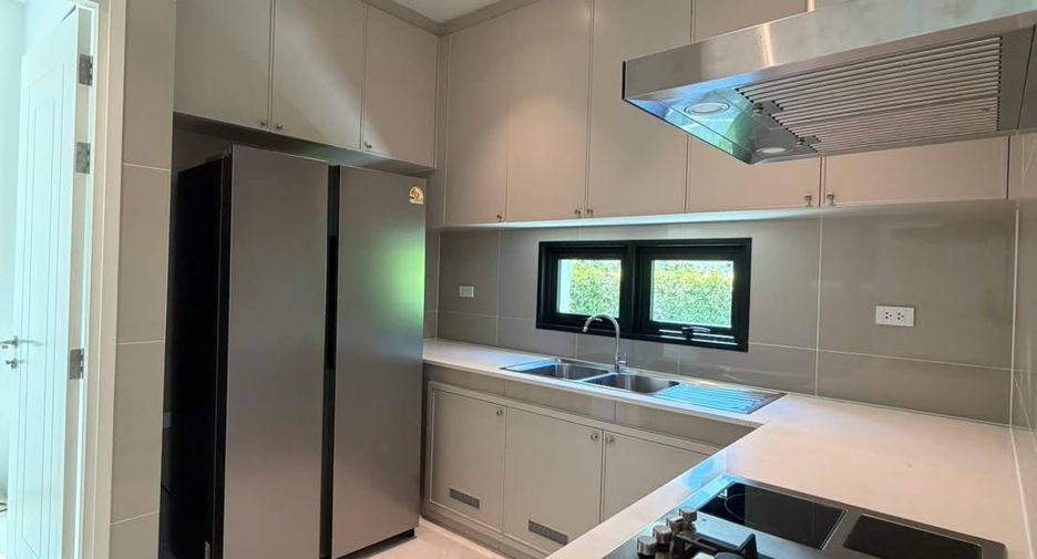 For rent 4 ベッドルーム house in Saphan Sung, Bangkok
