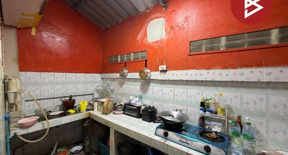 À vendre 2 chambres maison de ville à Bang Bo, Samut Prakan