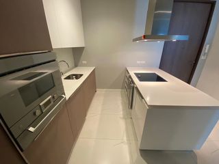 Condo en alquiler de 2 habitaciones en Pathum Wan, Bangkok