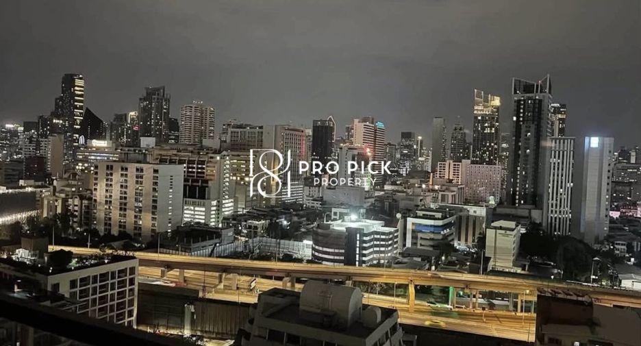 À louer 2 chambres condo à Pathum Wan, Bangkok