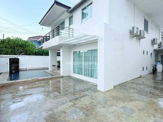 For rent 6 bedrooms villa in Bang Lamung, Chonburi