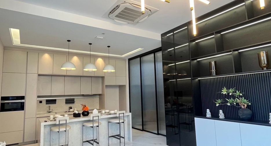 For rent 5 bedrooms house in Suan Luang, Bangkok