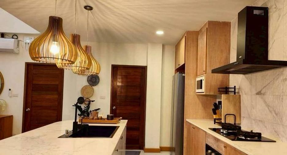 Villa en alquiler de 7 habitaciones en San Kamphaeng, Chiang Mai