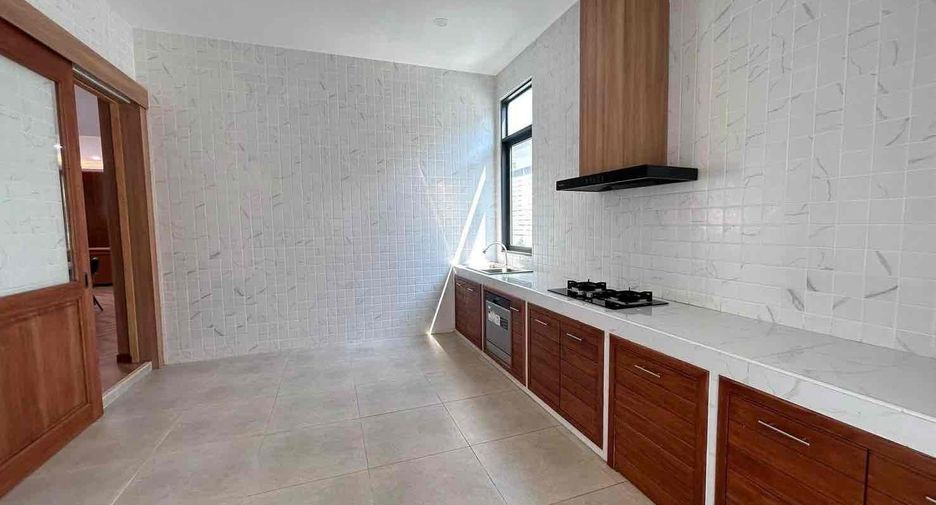 Villa en alquiler de 5 habitaciones en Bang Lamung, Chonburi