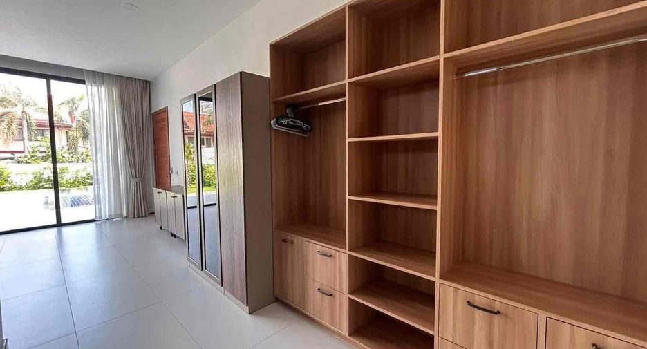 Villa en alquiler de 5 habitaciones en Bang Lamung, Chonburi