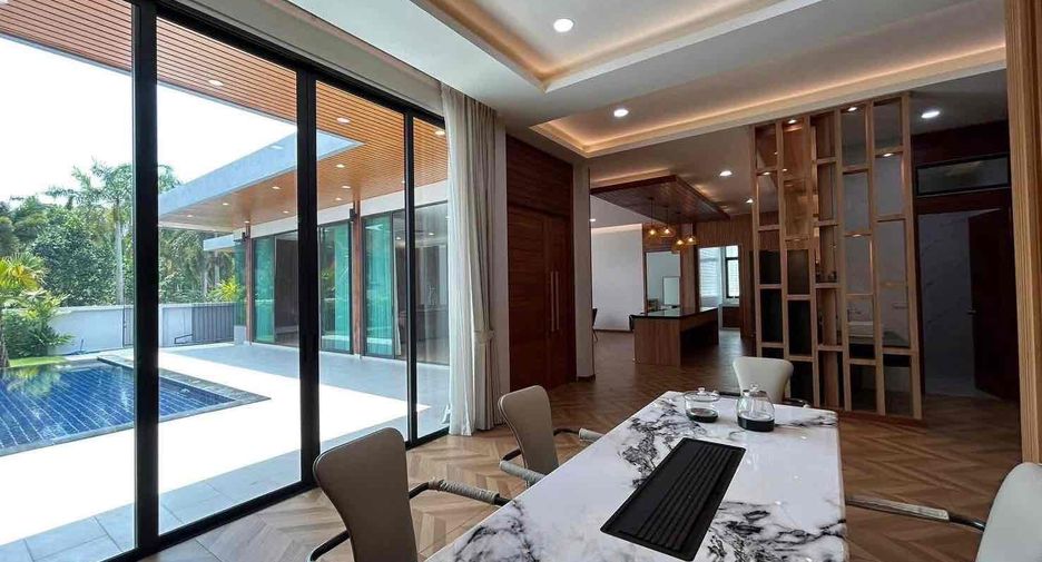 Villa en alquiler de 5 habitaciones en Bang Lamung, Chonburi